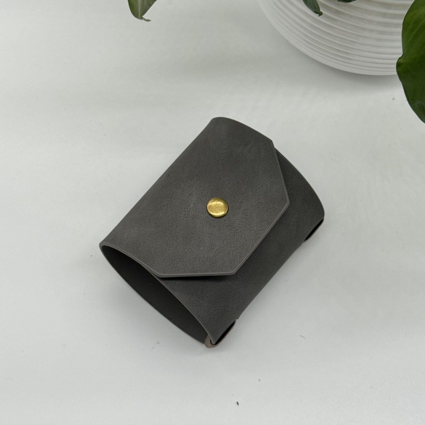 Slim Cash Wrap Wallet with Clasp – Leather Fast Access Money Holder with Elastic Bands