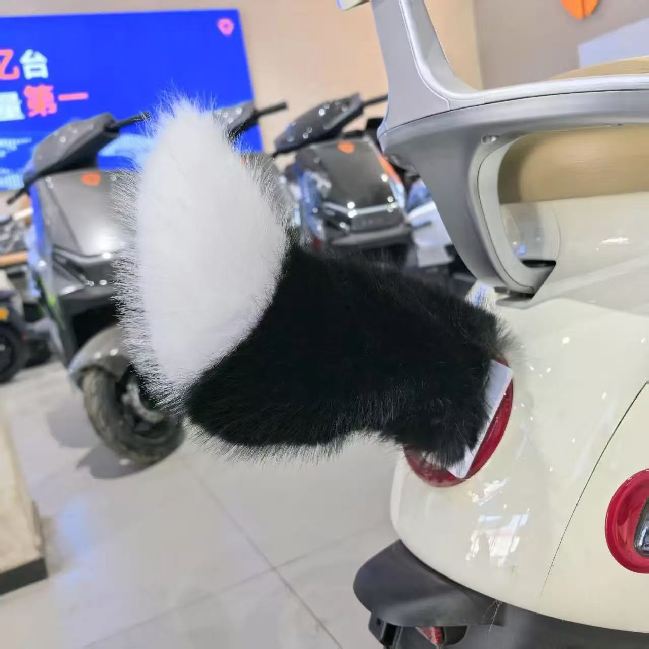 Remote Control Electric Car Tail Wagging Cute Plush Fuzzy Moving Ornament