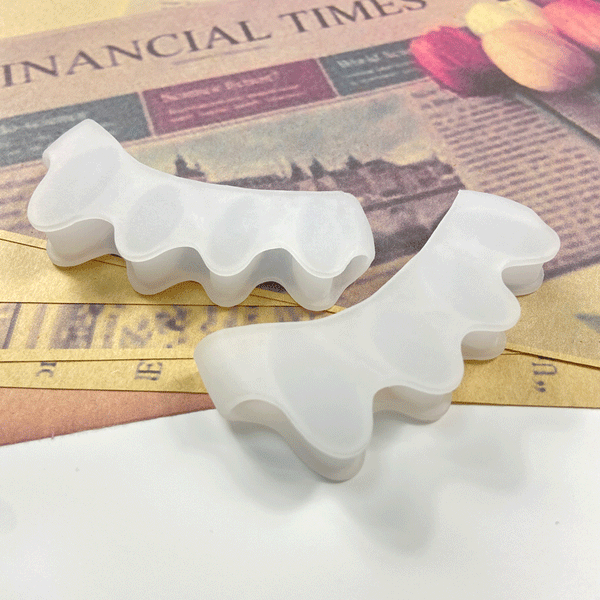 5-Hole Toe Separator for Overlapping Toes