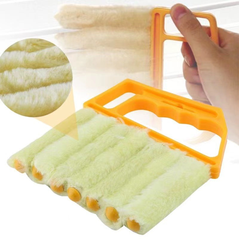 7-Finger Dusting Tool for Window Venetian