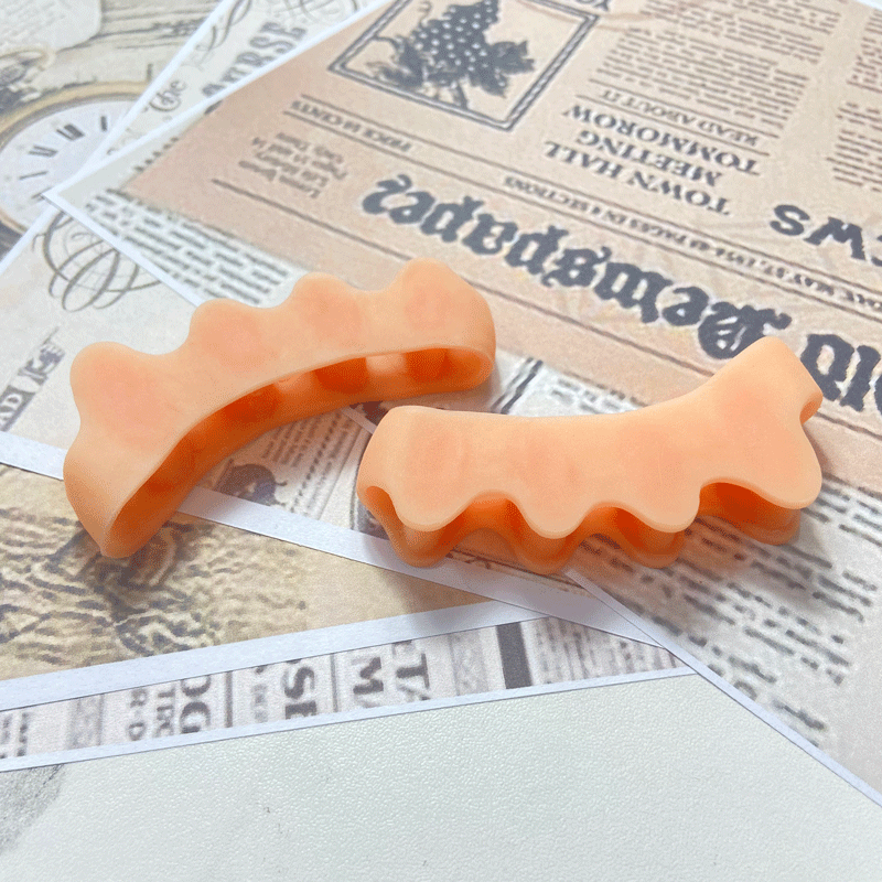 5-Hole Toe Separator for Overlapping Toes